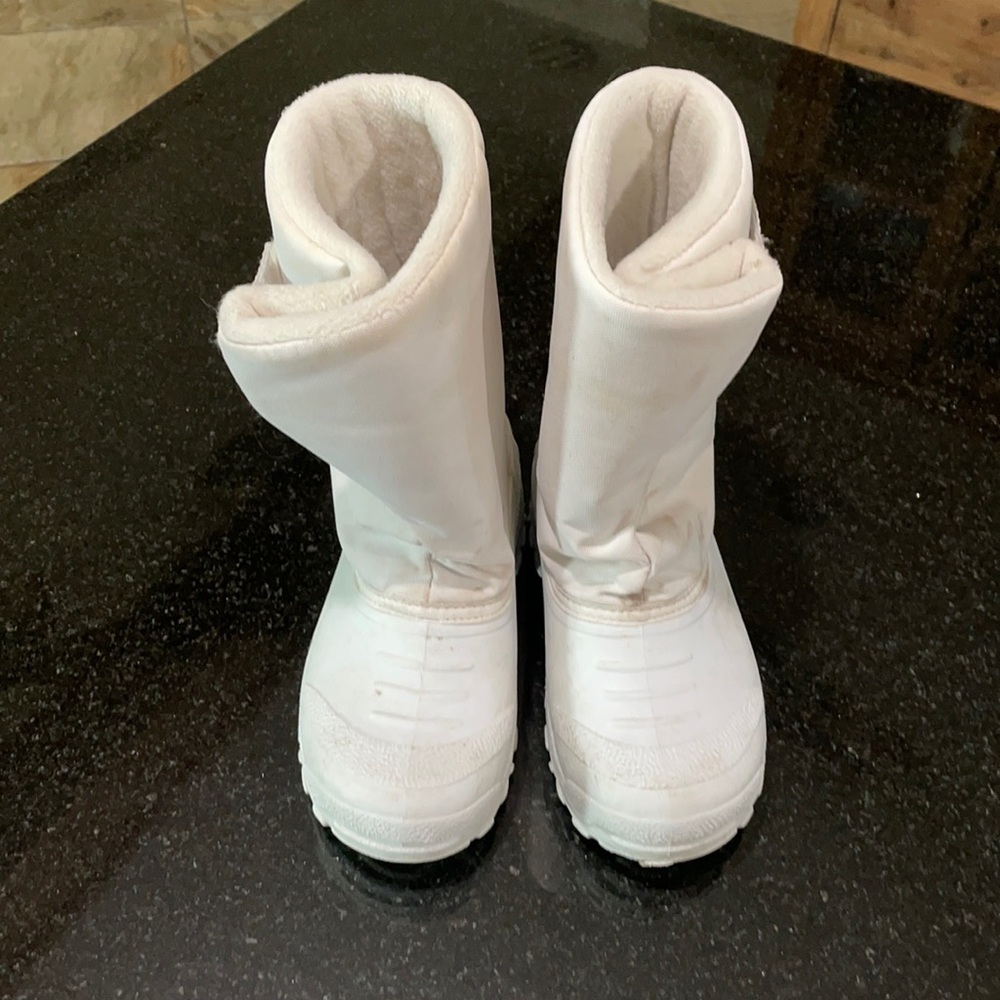 Tundra Kids Boots Size 12 white SNOW boots, waterproof